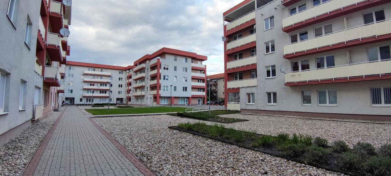 2 Izbovy Byt 60M2 V Centre Na Bakossovej, 24H Self Checkin Lägenhet Banská Bystrica Exteriör bild